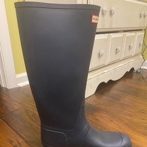 Women’s Navy Tall Authentic Hunter Rainboots